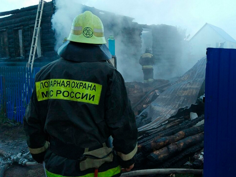 В Башкирии в ночь на 7 августа в селе Угузево Бирского района произошел крупный пожар в частном доме, жертвами стали девять человек