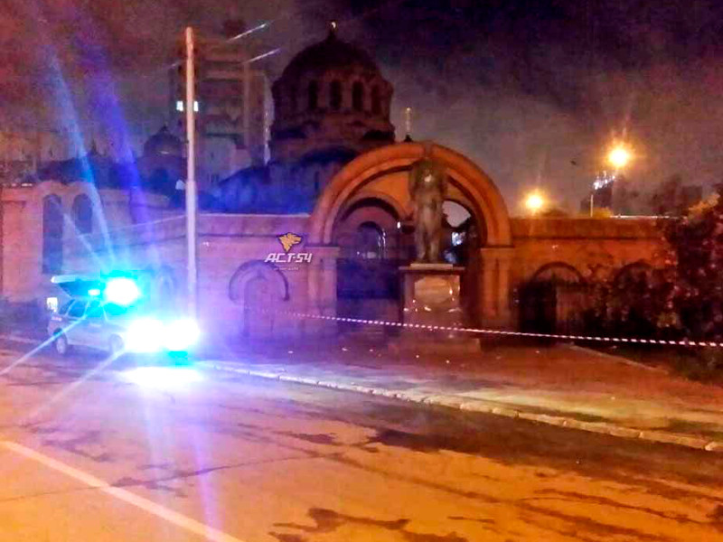 В Новосибирске мужчина ночью изрубил топором лицо цесаревича Алексея у памятника Николаю II