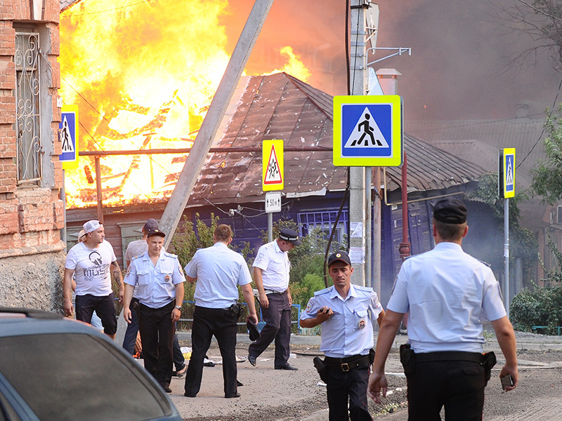 В историческом центре Ростова-на-Дону площадь крупного пожара уже достигла 7 тысяч квадратных метров
