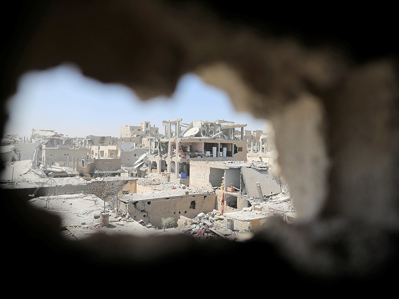 Российское Минобороны отчиталось о промежуточных результатах крупной наступательной операции в Сирии: около города Ганем-Али было уничтожено 800 джихадистов