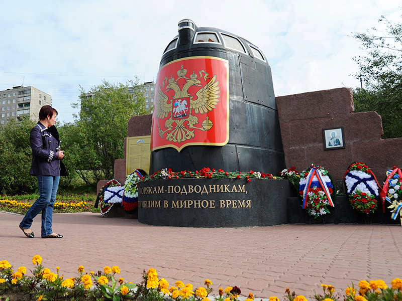 В России вспоминают подводников, погибших на АПЛ "Курск"