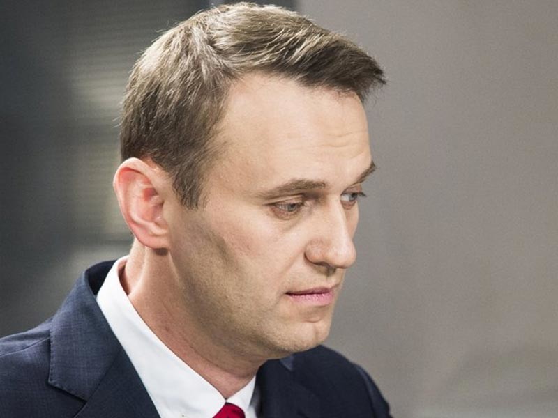 Оппозиционер Алексей Навальный в интервью американскому телеканалу CBS не исключил вероятности того, что из-за его политической деятельности в России он может стать жертвой покушения

