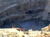 Авария на руднике "Мир" произошла 4 августа. В результате прорыва воды из карьера произошло затопление шахты, где в момент происшествия находился 151 человек
