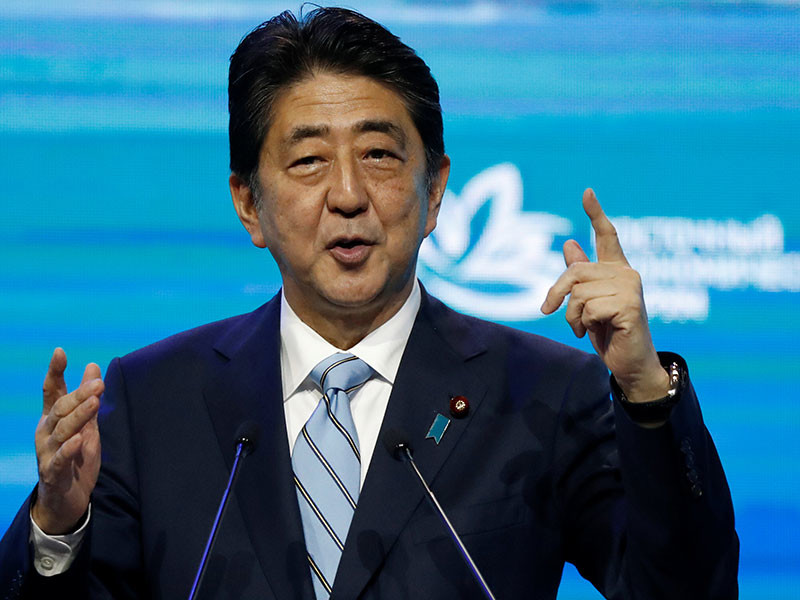 Премьер Японии предложил устроить поединок Путина с президентом Монголии на татами
