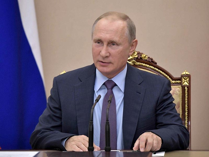 Президент России Владимир Путин поздравил российских и сирийских военных с разгромом террористов в Дейр-эз-Зоре, а также направил по этому поводу телеграмму президенту Сирии Башару Асаду

