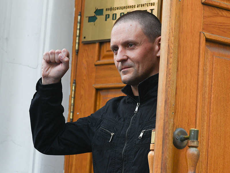 Оппозиционер Сергей Удальцов, освободившийся из колонии 8 августа после 4,5 лет заключения за организацию массовых беспорядков, был вызван на допрос в Следственный комитет РФ