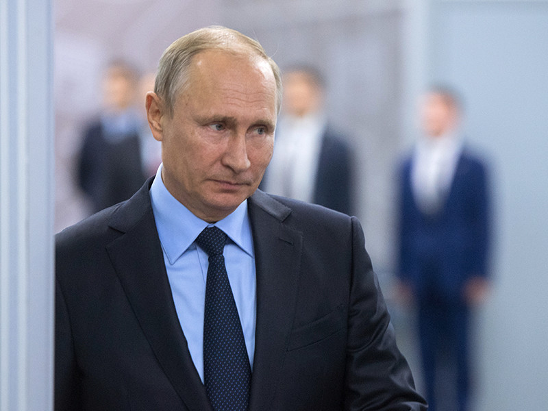 Путин поручил разобраться в случаях отказов в гражданстве России жителям Крыма
