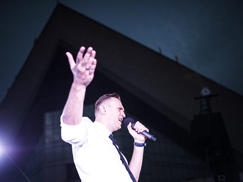Оппозиционный политик Алексей Навальный сообщил о согласованном с властями Санкт-Петербурге митинге своих сторонников, который должен состояться на Марсовом поле 7 октября