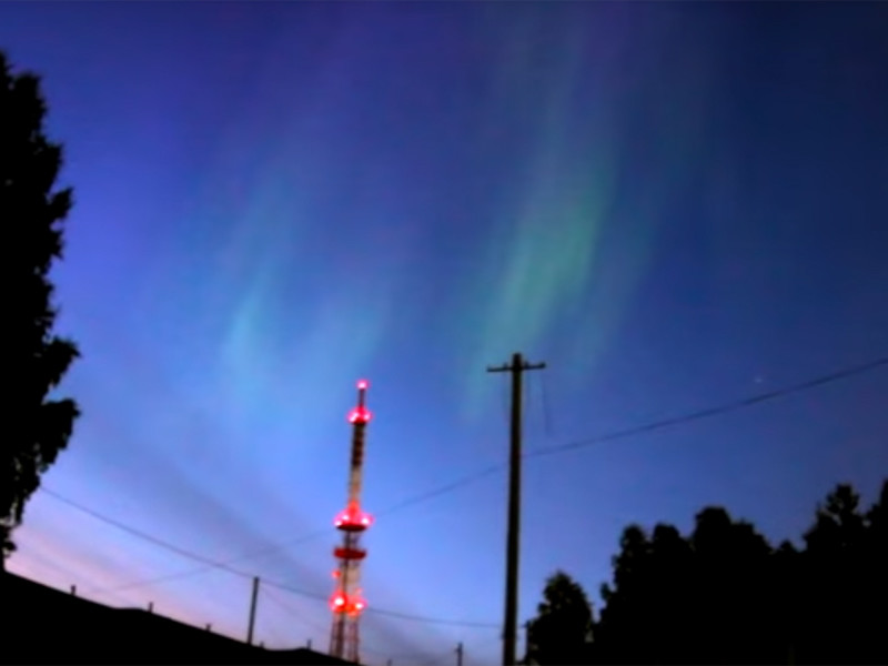Россияне не спят ночами, делая редкие фото полярного сияния, вызванного мощнейшей вспышкой на Солнце
