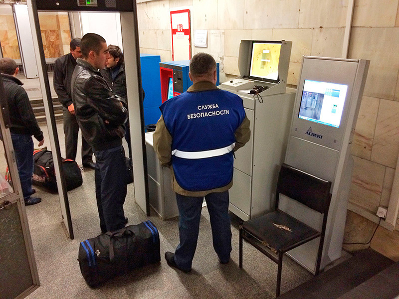 Минтранс меняет правила проезда пассажиров в метро, отменяя тотальный досмотр