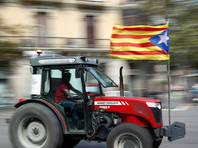 Москва, обвиненная в поддержке сепаратизма Каталонии, считает незаконным референдум о независимости автономии от Испании