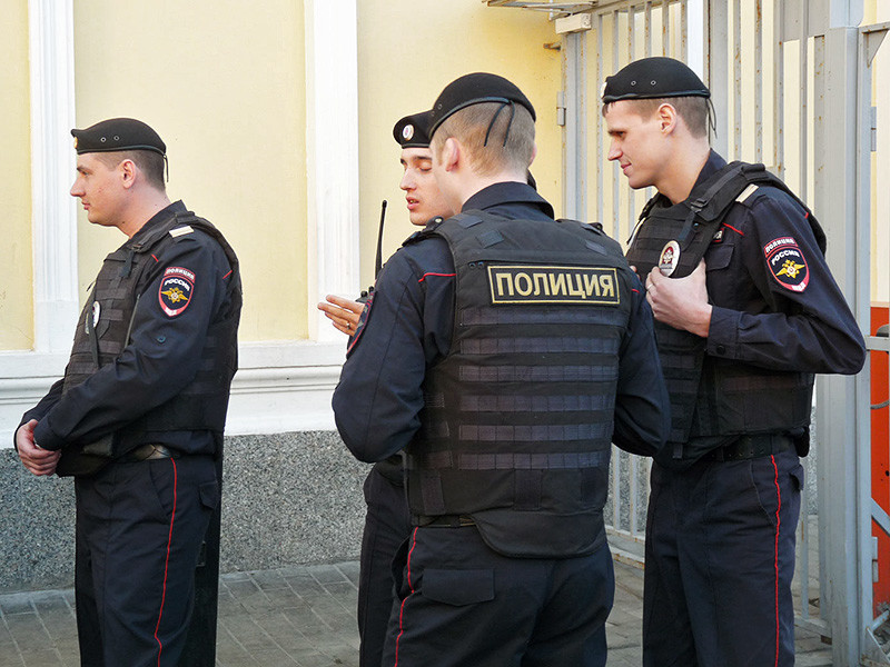 Полиция приняла меры по усилению охраны московской городской клинической больницы N68 на улице Шкулева, куда был госпитализирован избитый охранниками ТЦ гражданин Таджикистана, из-за которого вспыхнул конфликт с участием мигрантов в районе Люблино