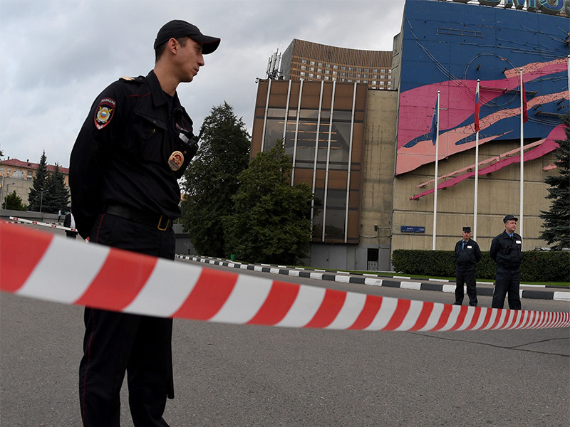 Новая волна "телефонного терроризма" затронула восемь тысяч москвичей
