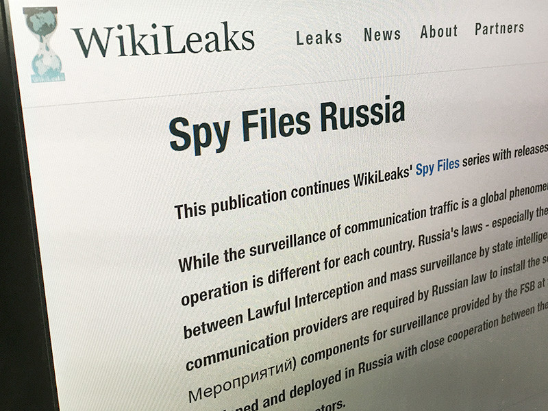 Сайт WikiLeaks опубликовал пакет документов о российской компании, которая, как утверждается, сотрудничает с властями РФ, помогая им следить за собственными гражданами