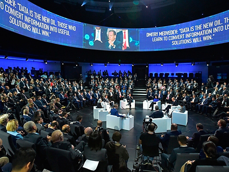 Медведев объявил о создании аналога "Сколково" в Санкт-Петербурге