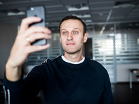 Навальный в первый же день на свободе отправляется на митинг в Астрахань