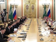 Президент РФ Владимир Путин проводит встречу в Кремле с королем Саудовской Аравии Салманом Бен Абдель-Азизом Аль Саудом


