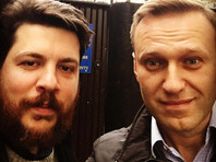 Главу штаба Навального Леонида Волкова выпустили из-под ареста