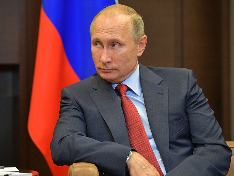 По словам представителя президента, Путин пожелал ведущей "скорейшего выздоровления". При этом в другой беседе с журналистами Песков сказал, что "какого-либо обсуждения законодательного закрепления мер для защиты журналистов не ведется"
