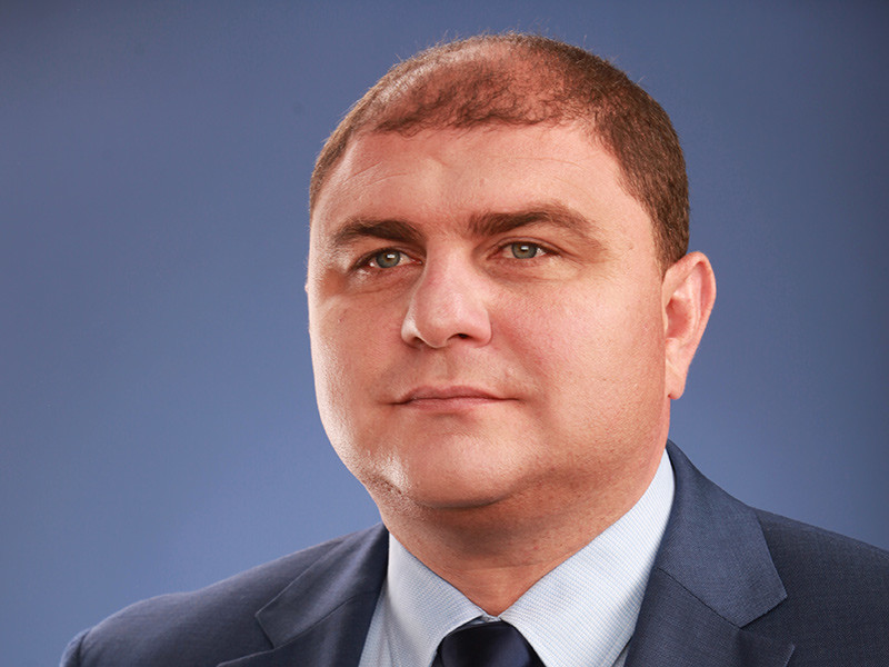 Губернатор Орловской области Вадим Потомский заявил, что не комментирует сообщения в СМИ о своей грядущей отставке, и подчеркнул, что сам он заявления о сложении полномочий не писал