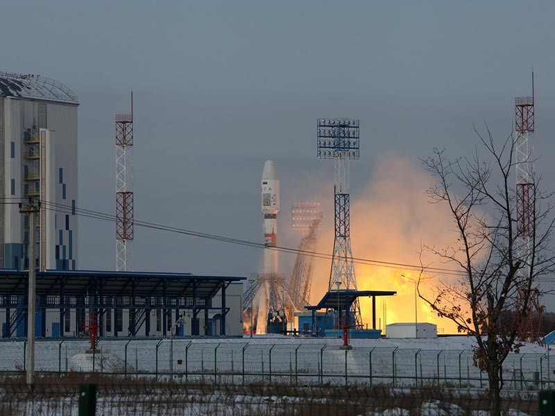 Ракета-носитель "Союз-2.1б" с разгонным блоком "Фрегат" и 19 космическими аппаратами стартовала накануне в 08:41 по московскому времени
