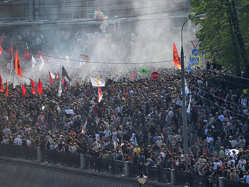 Фигурант дела о беспорядках на Болотной площади Москвы 6 мая 2012 года Дмитрий Бученков, помещенный под домашний арест, заявил, что покинул Россию