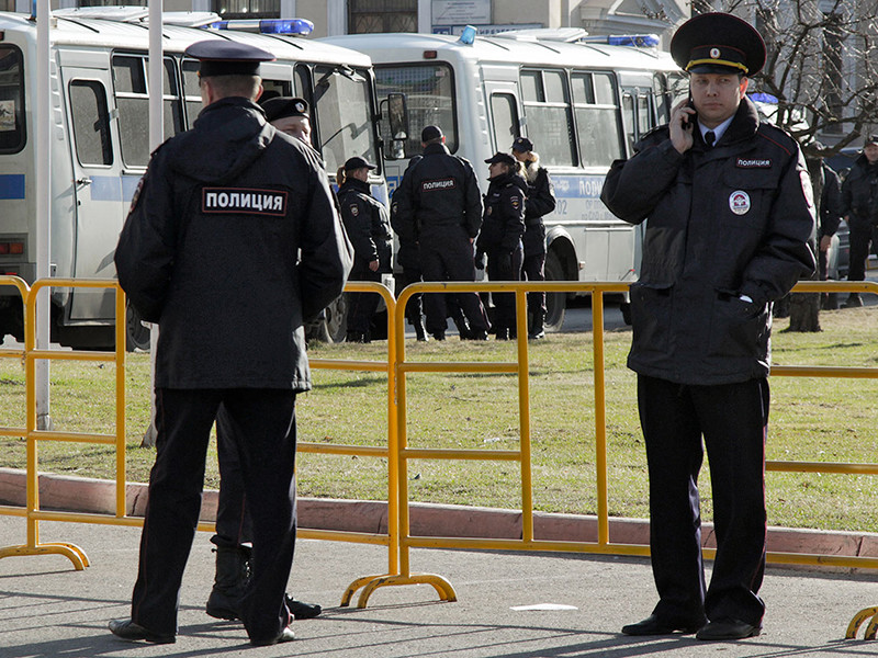 В воскресенье, 5 ноября, на Манежной площади в Москве и в районе Смольного в Санкт-Петербурге были введены повышенные меры безопасности