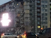В Ижевске частично обрушился девятиэтажный жилой дом. Причиной обрушения стал взрыв бытового газа в одной из квартир