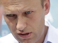 Он добавил, что "ни в чем не обвиняет" политика Алексея Навального, и "на его месте, наверное, поступил бы так же"


