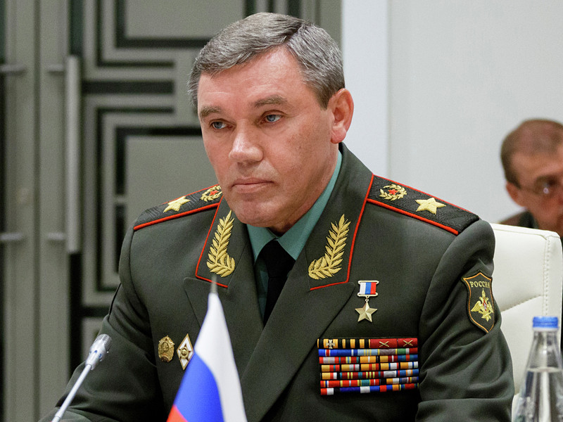 Начальник Генштаба Вооруженных сил РФ Валерий Герасимов объявил о том, что в Крыму была создана самодостаточная группировка войск, которая включает в себя базу ВМФ, дивизию противовоздушной обороны, армейский корпус и военно-морскую базу