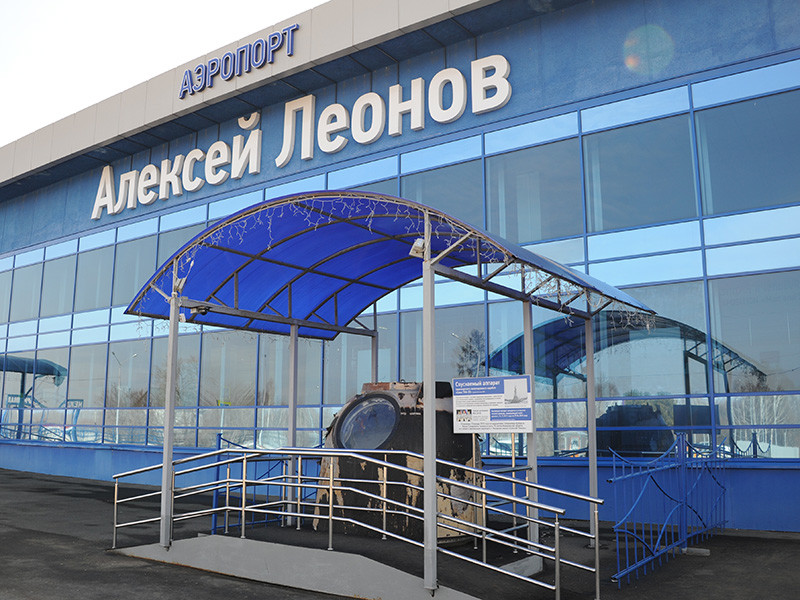 В аэропорту Кемерово москвич напугал попутчиков гримасами и попал в полицию