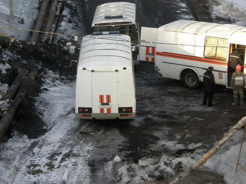 На шахте "Есаульская" в Кемеровской области произошло обрушение породы