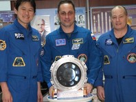 В составе основного экипажа - российский космонавт Антон Шкаплеров, астронавт NASA Скотт Тингл и представитель японского космического агентства JAXA Норишиге Канаи
