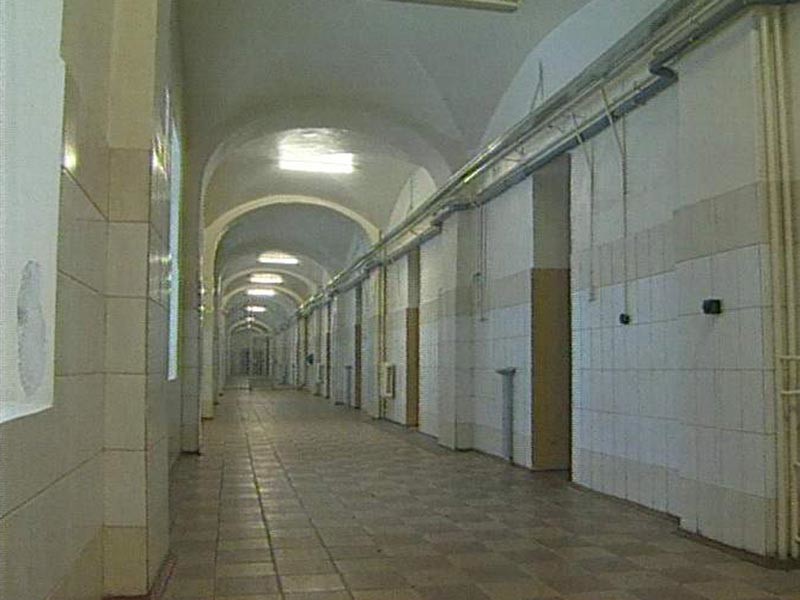 В столичной Общественной наблюдательной комиссии (ОНК) узнали, что в московском следственном изоляторе "Матросская тишина" по соседству с корпусом, где заключенные живут в невыносимых антисанитарных условиях, находятся "VIP-камеры", включая одну люксовую

