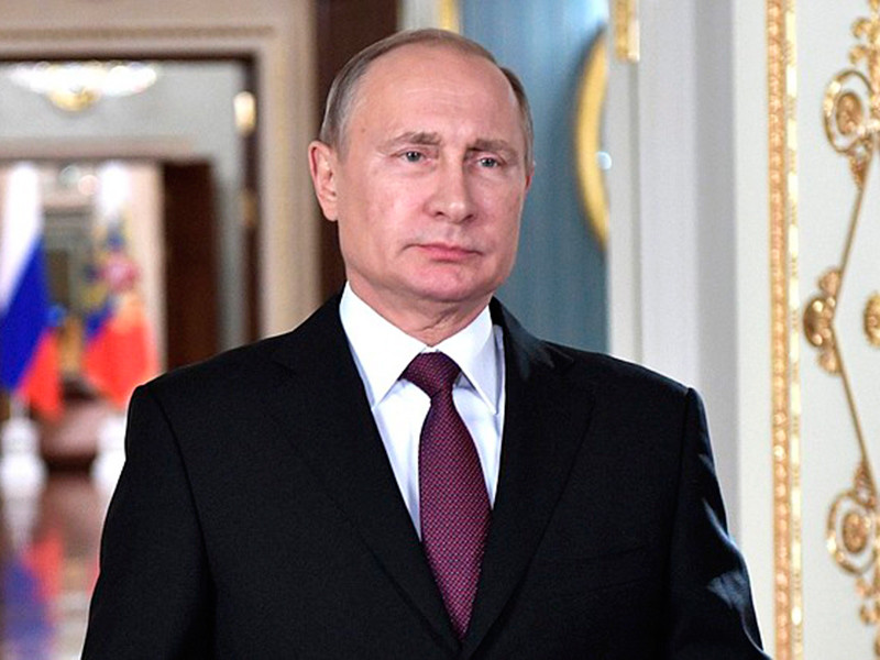 ЦИК принял у Путина документы для выдвижения на выборы президента России