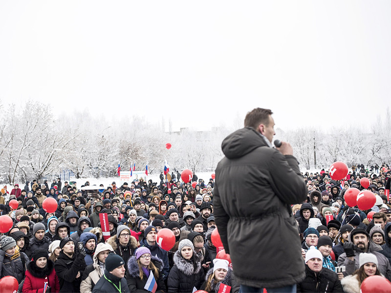 Волонтер штаба Алексея Навального из Владимирской области Антон Раков заявил, что вынужден временно прекратить активную поддержку оппозиционера из-за давления со стороны администрация колледжа, в котором он учится