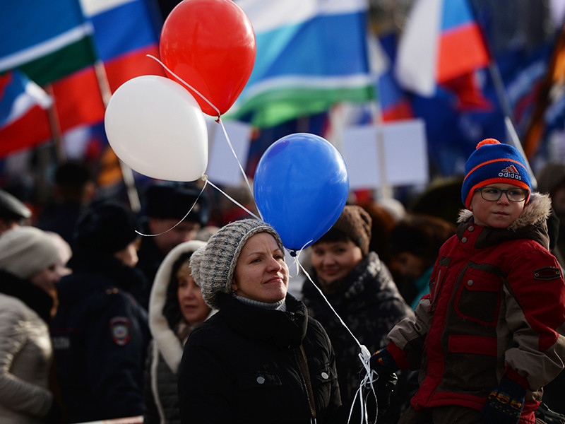 РБК узнал об установке Кремля превратить выборы президента в праздник

