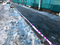 Росприроднадзор объяснил синий снег во дворах Петербурга