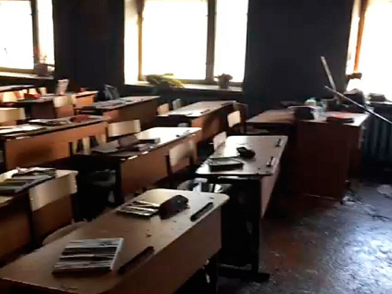 Утром в минувшую пятницу девятиклассник с топором напал на учеников седьмого класса и учительницу школы в поселке Сосновый Бор, входящем в городской округ Улан-Удэ