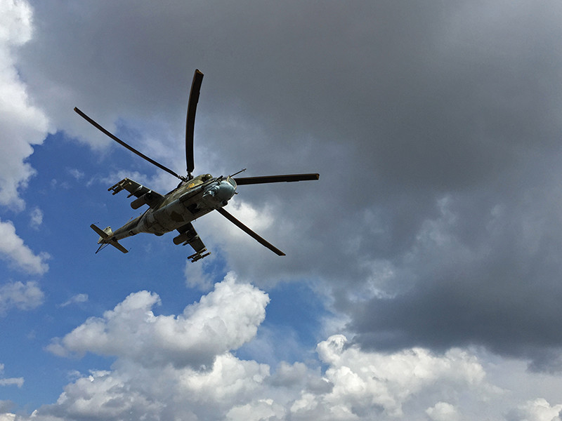 В Министерстве обороны РФ подтвердили информацию о крушении 31 декабря в Сирии вертолета Ми-24 и гибели двоих пилотов. Причиной трагедии, по данным ведомства, стала техническая неисправность