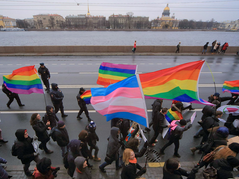 Смольнинский районный суд Санкт-Петербурга принял к производству административное исковое заявление гей-активистов, которые пытаются оспорить отказ городского комитета по вопросам законности, правопорядка и безопасности в проведении митинга с призывом превратить город "в центр европейского гей-туризма"