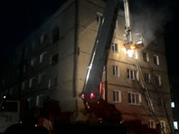 Возгорание в пятиэтажном здании рабочего общежития Омского аграрно-технологического техникума произошло около 05:30 местного времени (02:30 по Москве)