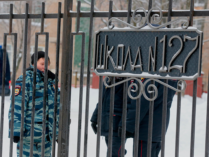 Чиновники не видят связи между двумя поножовщинами в школах - в Перми и под Челябинском


