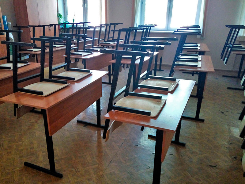 В Хабаровске массовое отравление в гимназии: уже 100 случаев