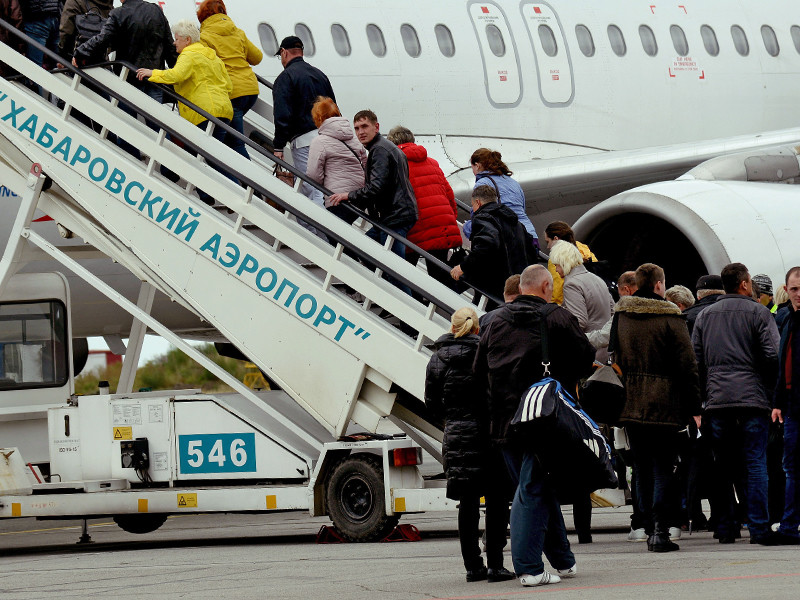 Полицейские задержали в аэропорту Хабаровска 14-летную девушку, прибывшую из Хакасии. Она пыталась попасть на международный авиарейс, вылетающий в Японию