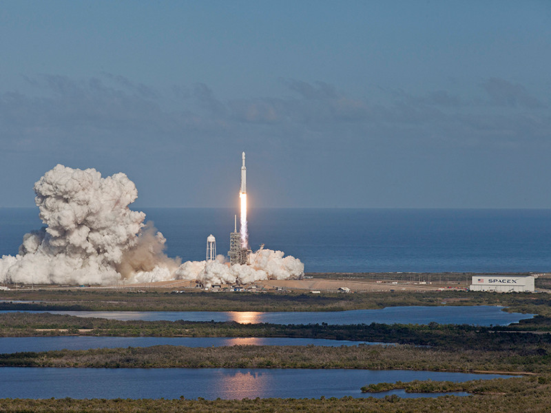 Успешный запуск ракеты Falcon Heavy компании Илона Маска грозит России потерей рынка коммерческих пусков