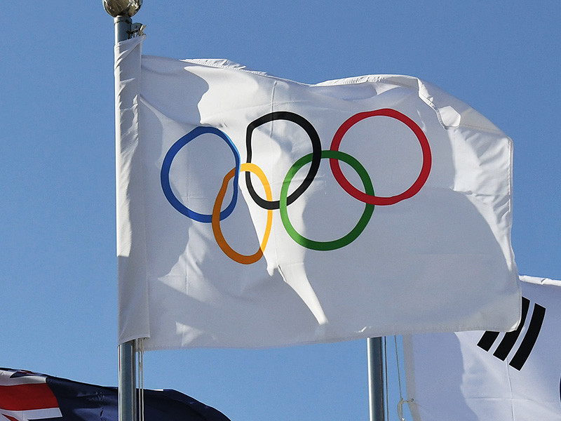 48% россиян поддерживают участие российской команды в Олимпийских Играх в Пхенчхане под нейтральным флагом, а 34% считают, что нужно отказаться от участия и бойкотировать Олимпиаду