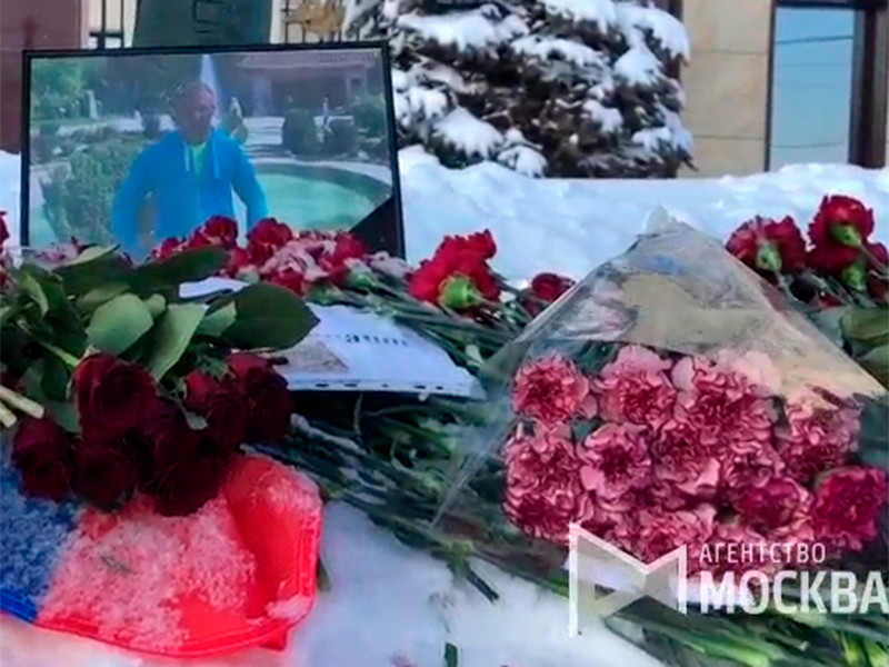 Во Владивостоке почтили память погибшего в Сирии майора Филипова траурным митингом