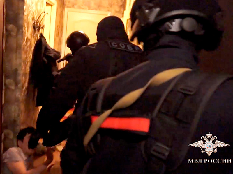 ФСБ сообщила о задержании 60 организаторов переправки сторонников ИГ* в Сирию и Ирак