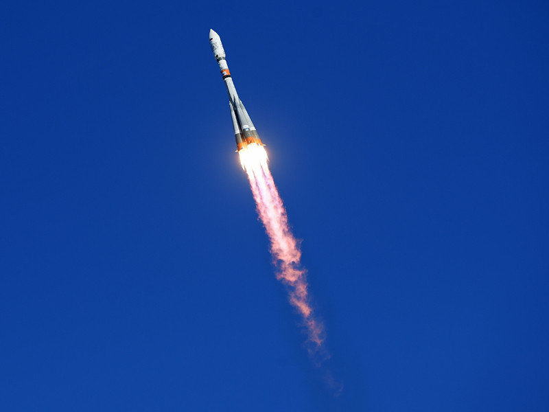 Россия запустила с космодрома Плесецк в Архангельской области легкую ракету-носитель "Союз-2.1в" с военным спутником